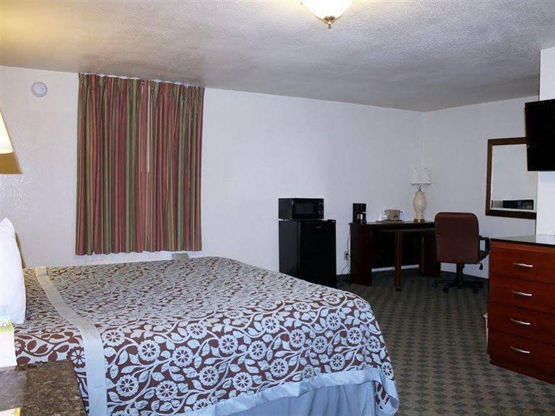 Rose City Inn & Suites タイラー エクステリア 写真