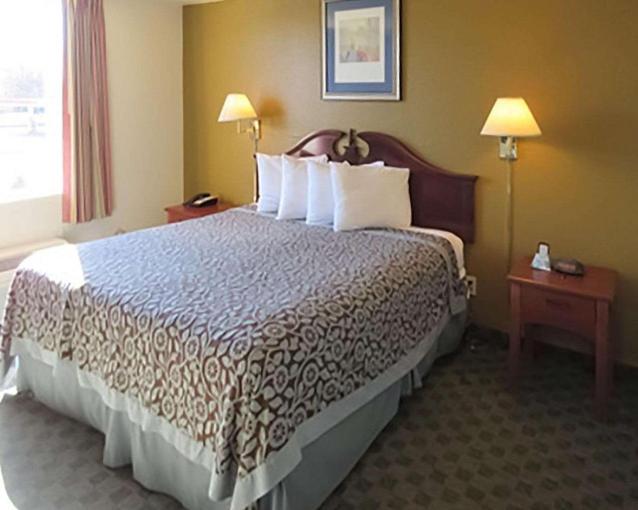 Rose City Inn & Suites タイラー エクステリア 写真