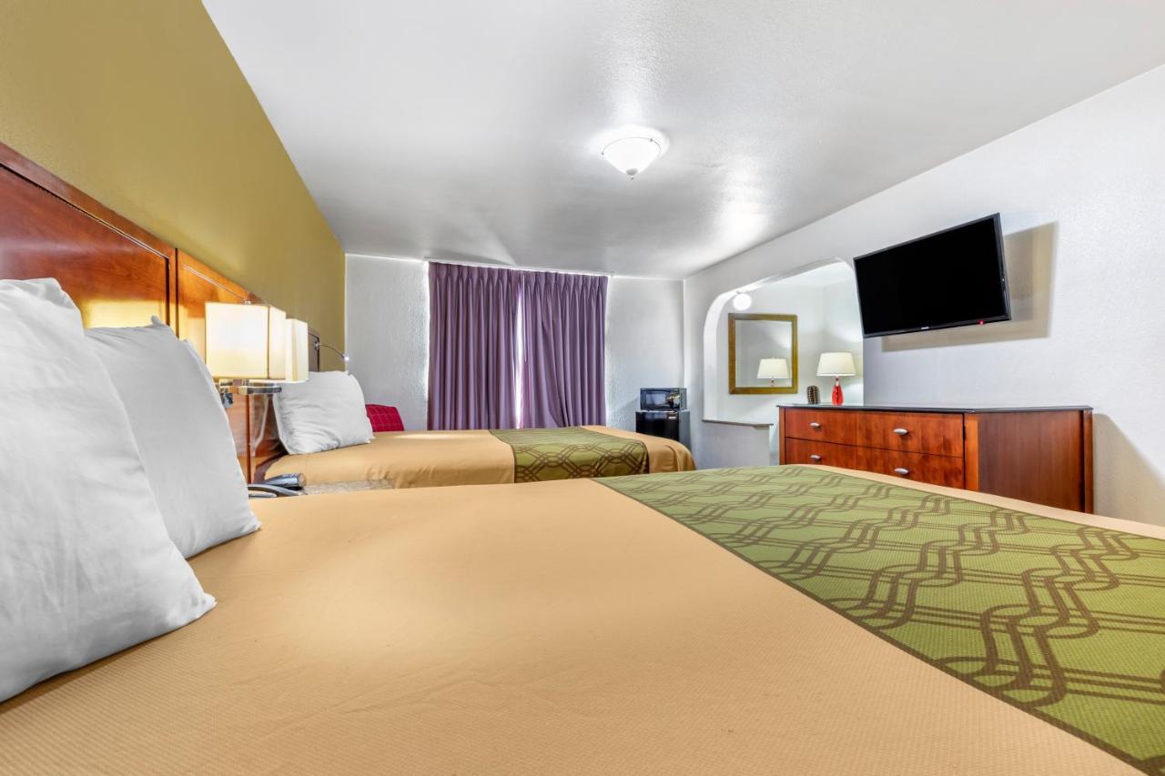 Rose City Inn & Suites タイラー エクステリア 写真